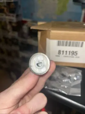 043682769599 QRINNOVATIONS Pro Ventilation Hood Knob Wolf #2