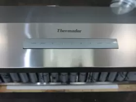 PH48HWS THERMADOR Delay Shut Wall Hood #3
