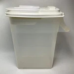 Buddeez Large Fresh Dry Dog & Cat Food Plastic Storage Container With Flip. Fixed Price $14.95.